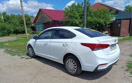 Hyundai Solaris II рестайлинг, 2018 год, 670 000 рублей, 2 фотография