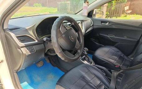 Hyundai Solaris II рестайлинг, 2018 год, 670 000 рублей, 3 фотография