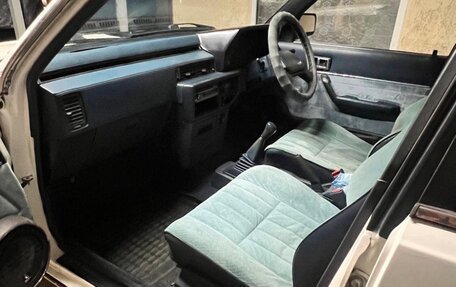 Toyota Camry, 1985 год, 150 000 рублей, 10 фотография