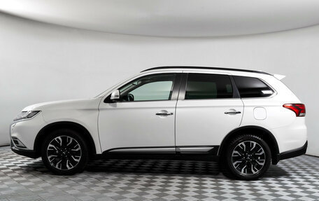 Mitsubishi Outlander III рестайлинг 3, 2021 год, 2 945 000 рублей, 9 фотография