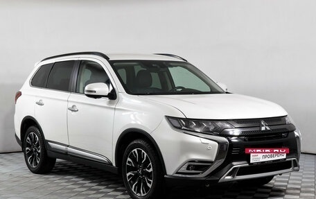 Mitsubishi Outlander III рестайлинг 3, 2021 год, 2 945 000 рублей, 3 фотография