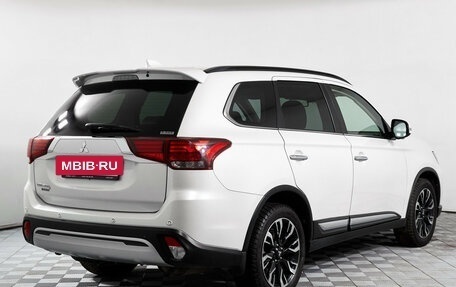 Mitsubishi Outlander III рестайлинг 3, 2021 год, 2 945 000 рублей, 6 фотография