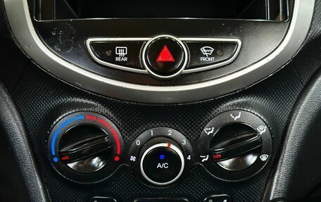 Hyundai Solaris II рестайлинг, 2013 год, 549 000 рублей, 19 фотография