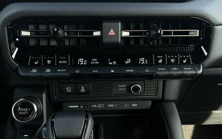 Toyota Land Cruiser Prado, 2026 год, 11 490 000 рублей, 24 фотография