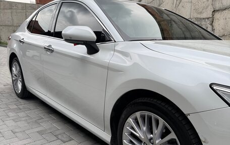 Toyota Camry, 2019 год, 270 000 рублей, 2 фотография