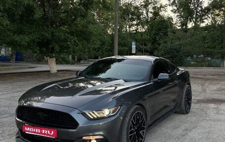 Ford Mustang VI рестайлинг, 2016 год, 2 450 000 рублей, 3 фотография