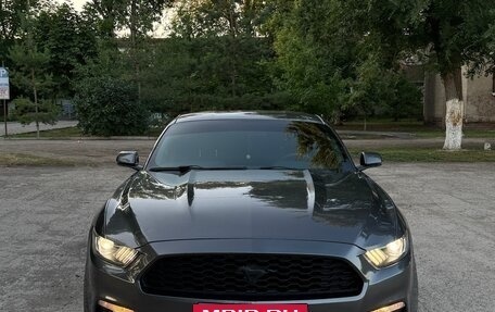 Ford Mustang VI рестайлинг, 2016 год, 2 450 000 рублей, 4 фотография