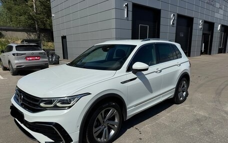 Volkswagen Tiguan II, 2022 год, 3 650 000 рублей, 1 фотография