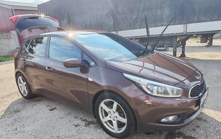 KIA cee'd III, 2014 год, 800 000 рублей, 2 фотография
