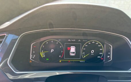 Volkswagen Tiguan II, 2022 год, 3 650 000 рублей, 7 фотография