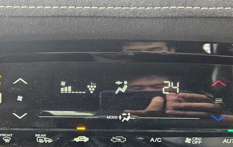 Honda Vezel, 2017 год, 1 730 000 рублей, 12 фотография