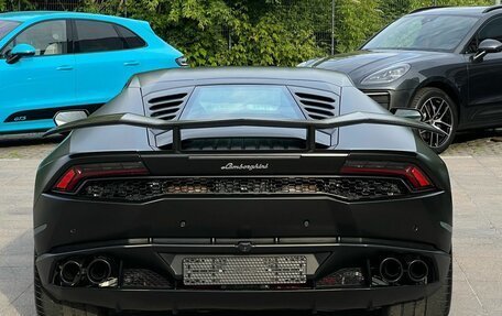 Lamborghini Huracán, 2018 год, 16 200 000 рублей, 10 фотография