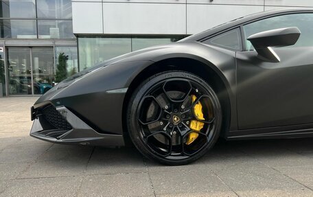 Lamborghini Huracán, 2018 год, 16 200 000 рублей, 11 фотография