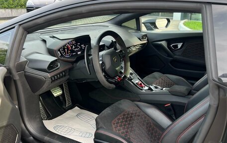 Lamborghini Huracán, 2018 год, 16 200 000 рублей, 12 фотография