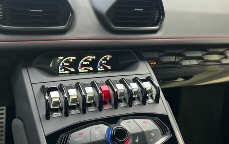 Lamborghini Huracán, 2018 год, 16 200 000 рублей, 20 фотография