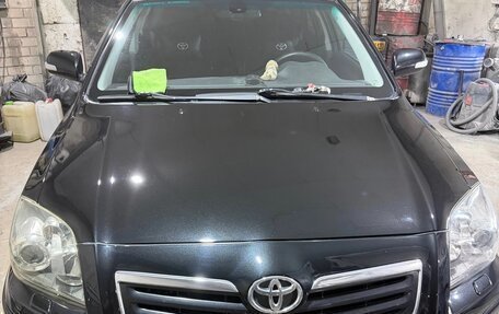 Toyota Avensis III рестайлинг, 2007 год, 700 000 рублей, 1 фотография