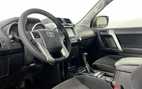 Toyota Land Cruiser Prado 150 рестайлинг 2, 2016 год, 3 650 000 рублей, 8 фотография
