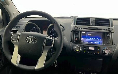Toyota Land Cruiser Prado 150 рестайлинг 2, 2016 год, 3 650 000 рублей, 13 фотография