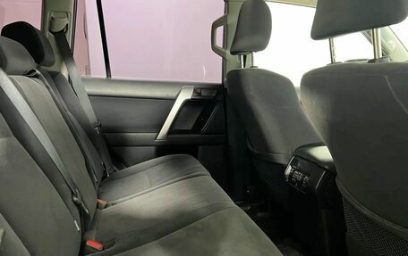 Toyota Land Cruiser Prado 150 рестайлинг 2, 2016 год, 3 650 000 рублей, 9 фотография