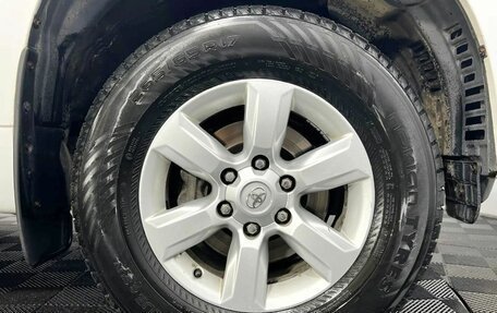 Toyota Land Cruiser Prado 150 рестайлинг 2, 2016 год, 3 650 000 рублей, 16 фотография