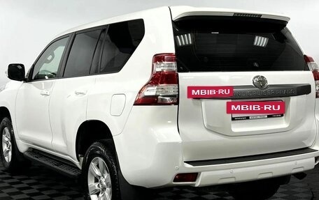 Toyota Land Cruiser Prado 150 рестайлинг 2, 2016 год, 3 650 000 рублей, 6 фотография