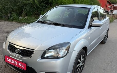 KIA Rio II, 2010 год, 650 000 рублей, 1 фотография