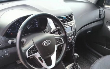 Hyundai Solaris II рестайлинг, 2015 год, 970 000 рублей, 7 фотография
