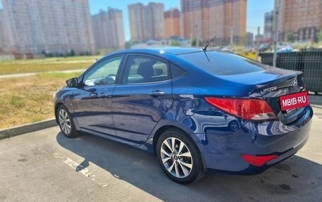 Hyundai Solaris II рестайлинг, 2015 год, 970 000 рублей, 4 фотография