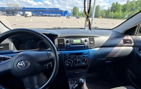 Toyota Corolla, 2004 год, 450 000 рублей, 8 фотография