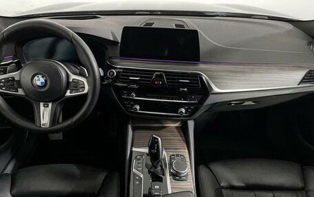 BMW 5 серия, 2018 год, 3 890 000 рублей, 12 фотография