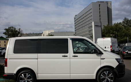 Volkswagen Caravelle T6 рестайлинг, 2018 год, 2 588 000 рублей, 3 фотография