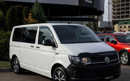 Volkswagen Caravelle T6 рестайлинг, 2018 год, 2 588 000 рублей, 2 фотография