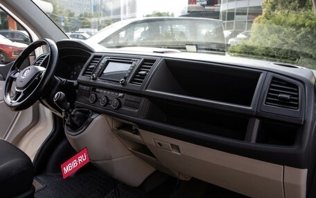 Volkswagen Caravelle T6 рестайлинг, 2018 год, 2 588 000 рублей, 8 фотография