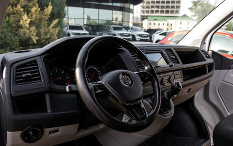 Volkswagen Caravelle T6 рестайлинг, 2018 год, 2 588 000 рублей, 14 фотография