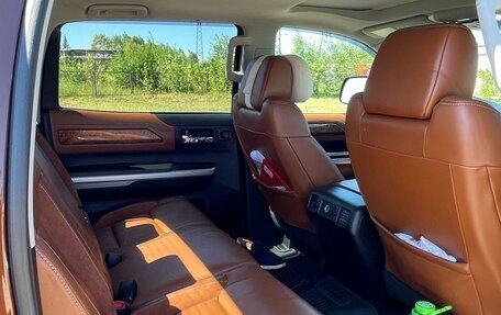 Toyota Tundra II, 2013 год, 5 500 000 рублей, 7 фотография