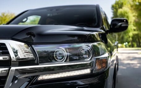 Toyota Land Cruiser 200, 2020 год, 8 650 000 рублей, 3 фотография