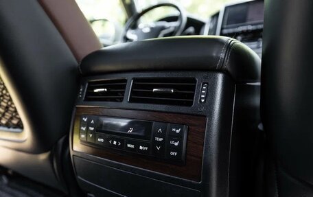 Toyota Land Cruiser 200, 2020 год, 8 650 000 рублей, 23 фотография