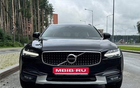 Volvo V90 Cross Country I рестайлинг, 2017 год, 3 470 000 рублей, 15 фотография