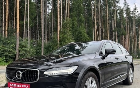 Volvo V90 Cross Country I рестайлинг, 2017 год, 3 470 000 рублей, 12 фотография
