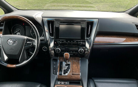Toyota Alphard III, 2017 год, 3 897 000 рублей, 13 фотография