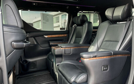 Toyota Alphard III, 2017 год, 3 897 000 рублей, 11 фотография