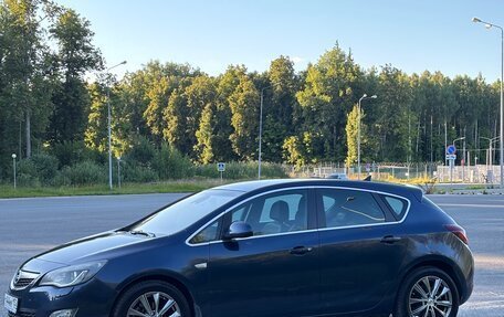 Opel Astra J, 2010 год, 690 000 рублей, 2 фотография
