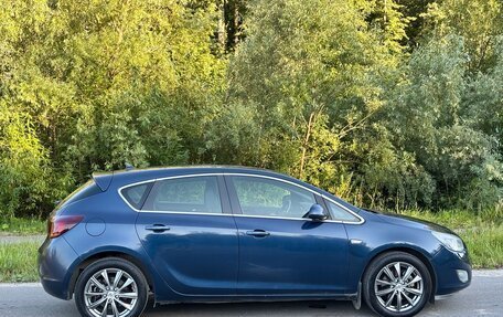 Opel Astra J, 2010 год, 690 000 рублей, 5 фотография