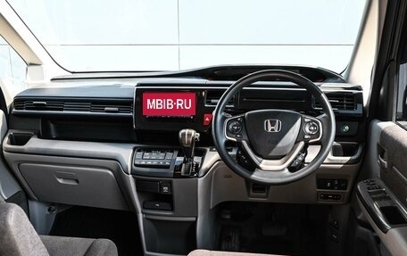 Honda Stepwgn IV, 2019 год, 2 199 000 рублей, 6 фотография