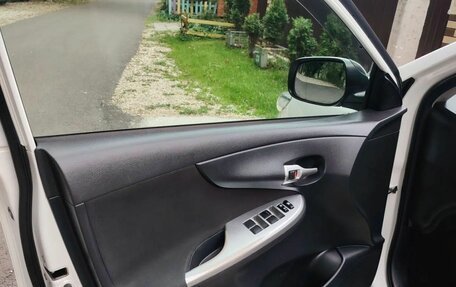 Toyota Corolla, 2011 год, 950 000 рублей, 9 фотография