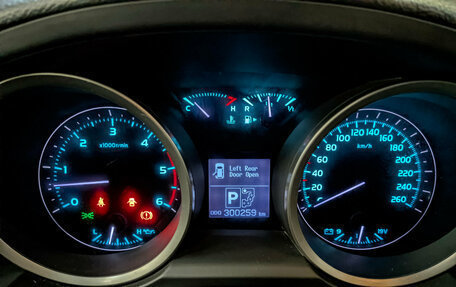 Toyota Land Cruiser 200, 2010 год, 2 200 000 рублей, 16 фотография
