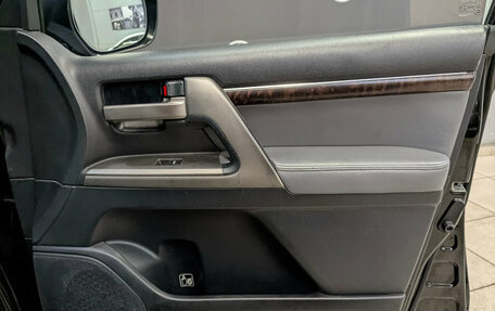 Toyota Land Cruiser 200, 2010 год, 2 200 000 рублей, 24 фотография