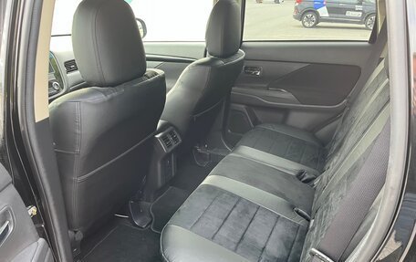 Mitsubishi Outlander III рестайлинг 3, 2019 год, 2 150 000 рублей, 8 фотография