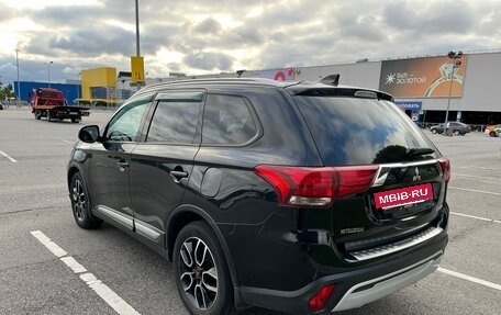 Mitsubishi Outlander III рестайлинг 3, 2019 год, 2 150 000 рублей, 3 фотография