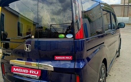 Honda Stepwgn IV, 2019 год, 2 600 000 рублей, 4 фотография